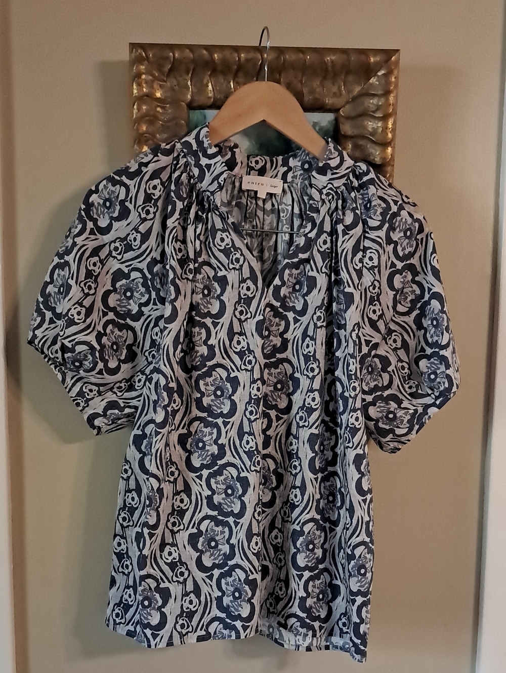 entro Navy and White Floral Puff-Sleeve Blouse